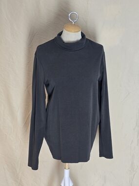 Uniqlo Charcoal Mock Neck Long Sleeve Tee